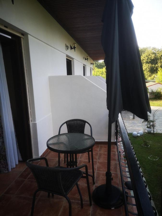 Achillion B&B Paralia Skotinis Luaran gambar